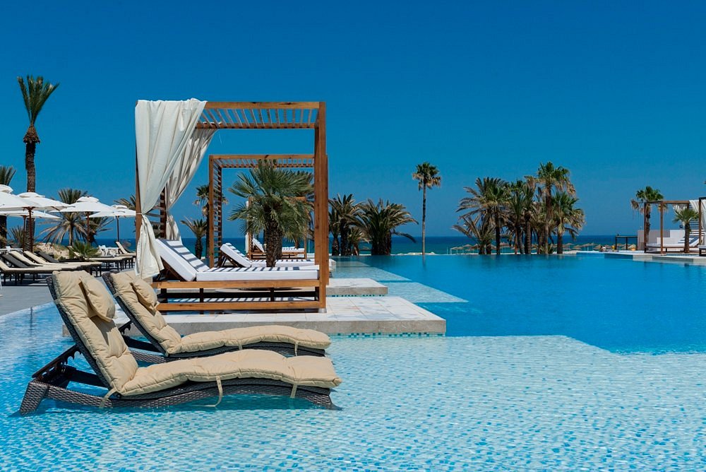 Luxury Travel in Tunisia: Resorts, Spas, and Experiences