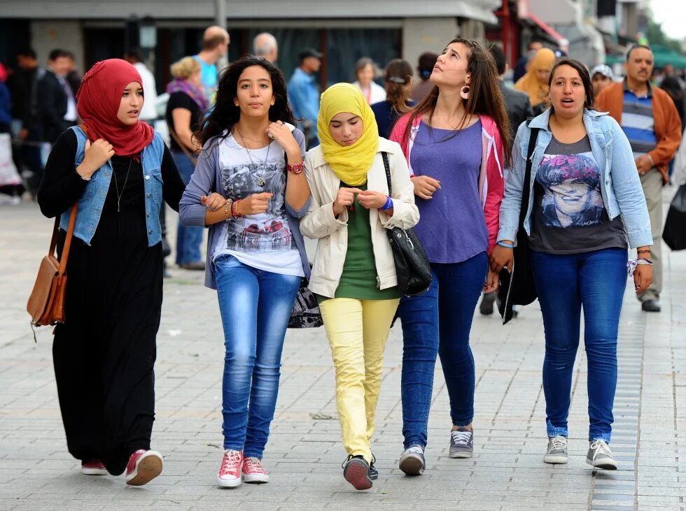 Understanding Tunisian Behavior: A Rich Cultural Insight